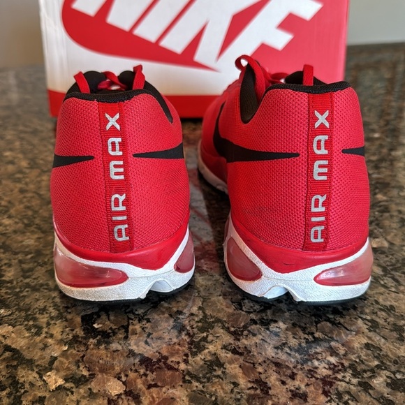 Nike air max 693325-601 Red and Black Sneakers EUC 11 - Picture 3 of 16